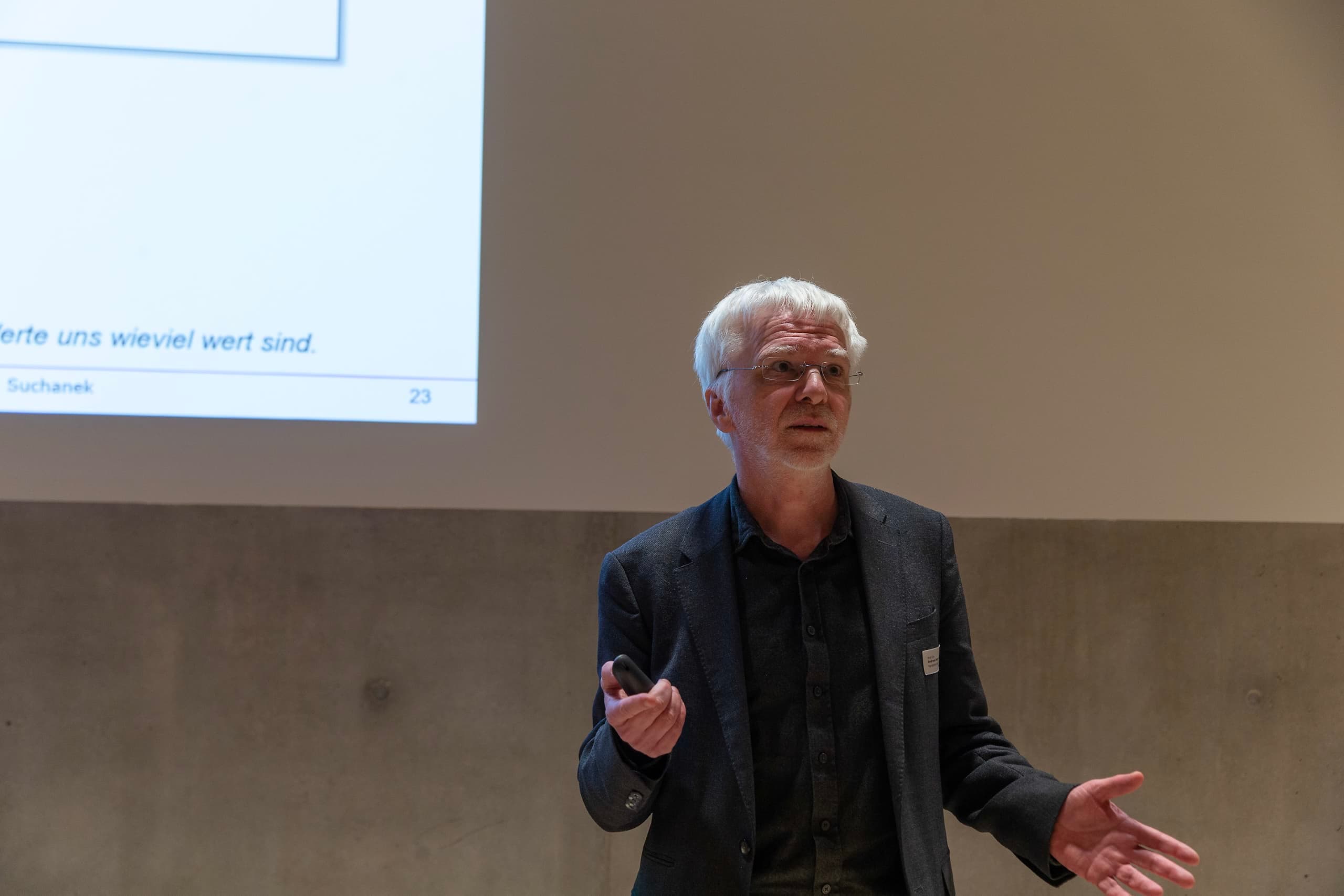Prof. Dr. Andreas Suchanek